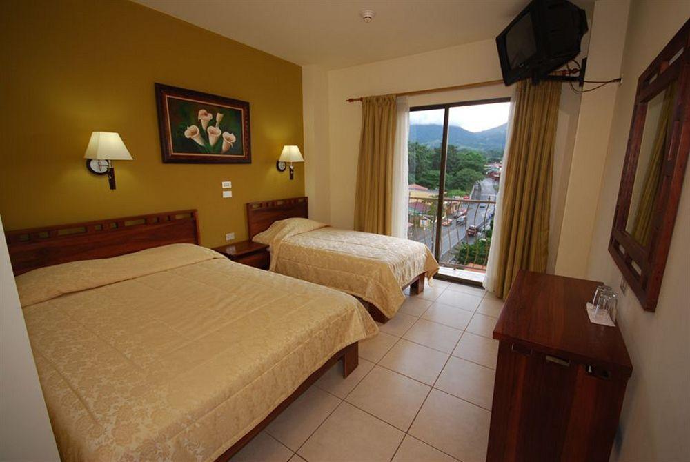 Hotel La Fortuna ภายนอก รูปภาพ