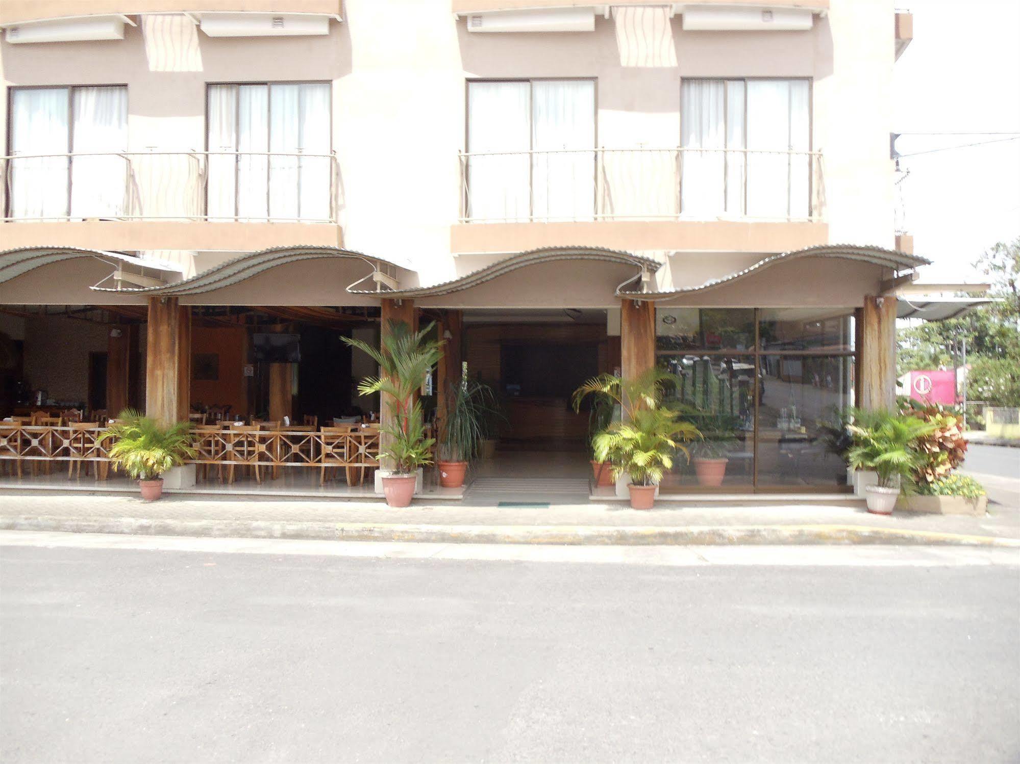 Hotel La Fortuna ภายนอก รูปภาพ
