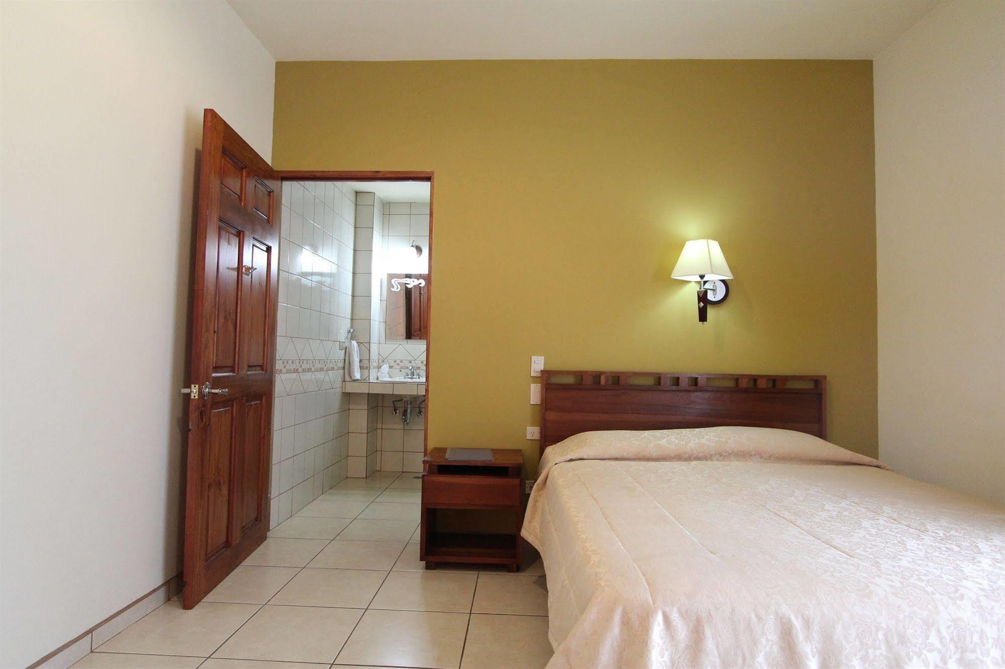 Hotel La Fortuna ภายนอก รูปภาพ
