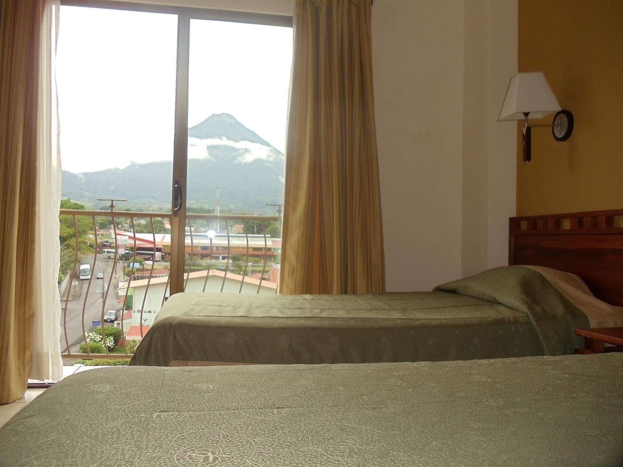 Hotel La Fortuna ภายนอก รูปภาพ