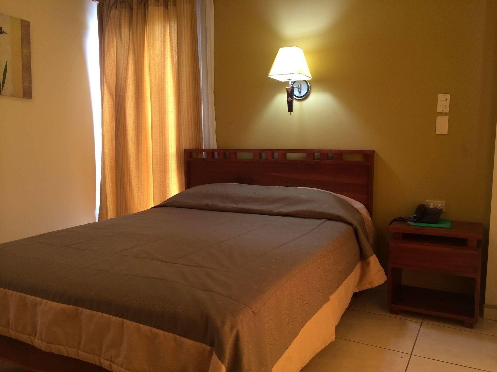 Hotel La Fortuna ภายนอก รูปภาพ
