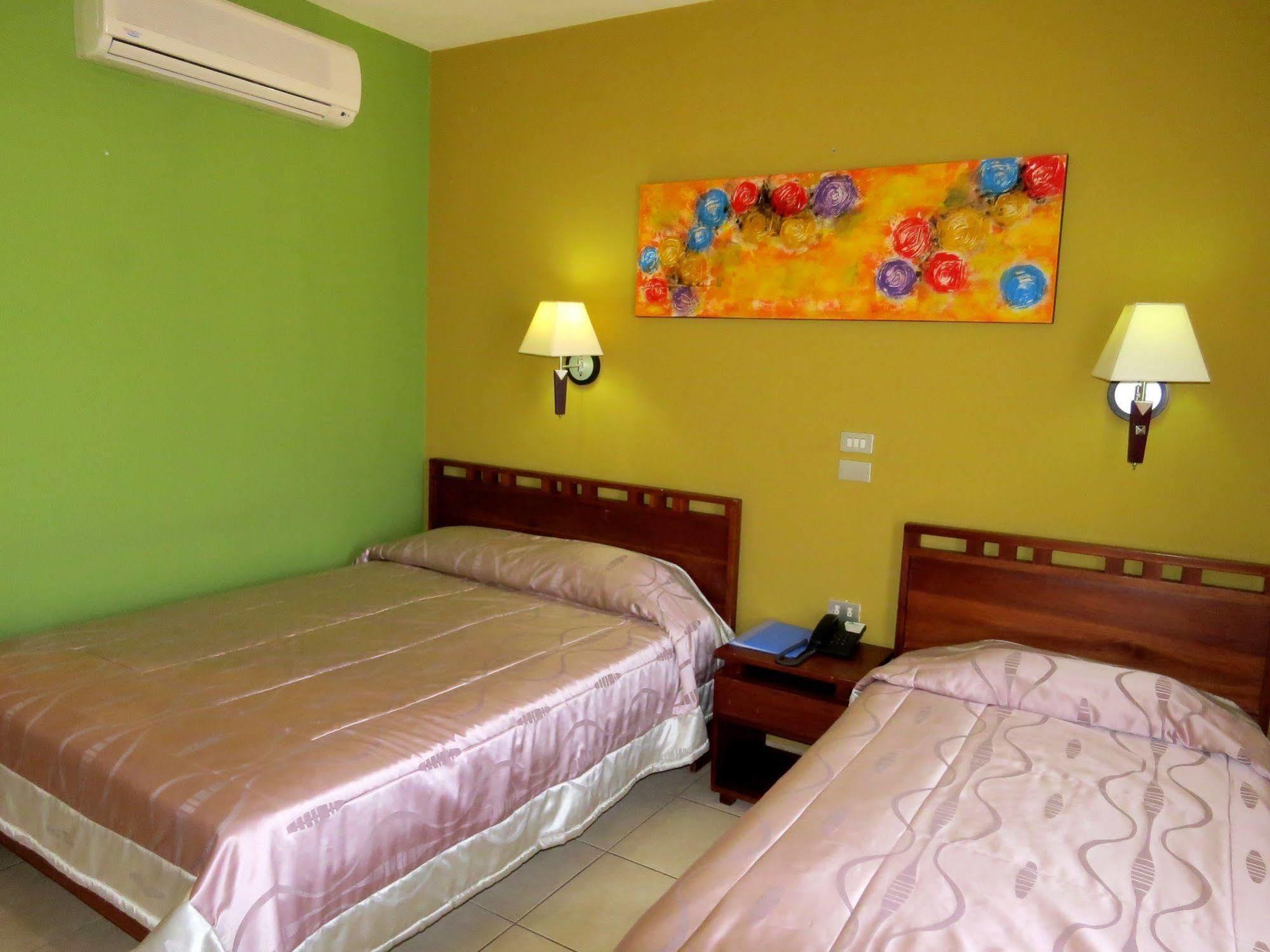Hotel La Fortuna ภายนอก รูปภาพ